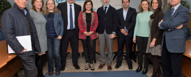 De izquierda a derecha Alberto García Monar, María José González Revuelta, Isabel Urrutia, Javier Hernández de Sande, María José Sáenz de Buruaga, Ezequiel San Emeterio, Víctor Carpintero, María García del Hierro, Ana Vallejo e Ignacio San Juan