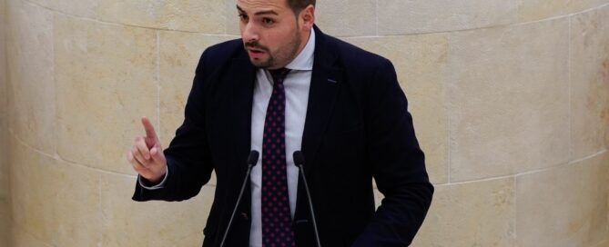 Álvaro Aguirre